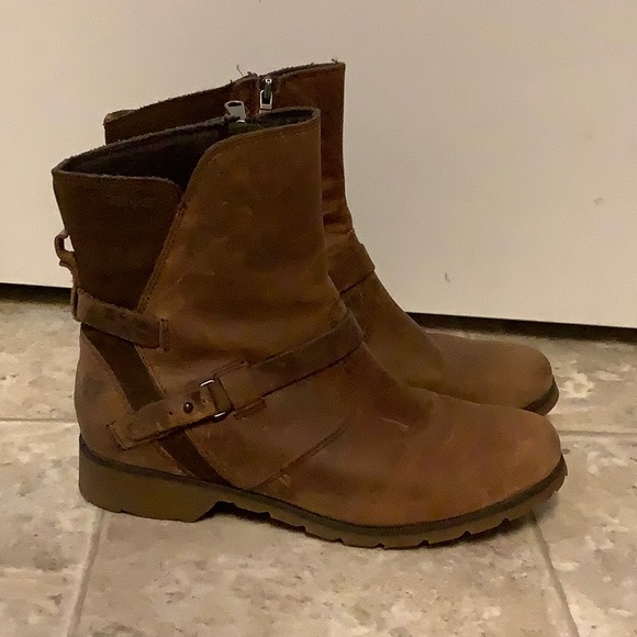 teva waterproof booties